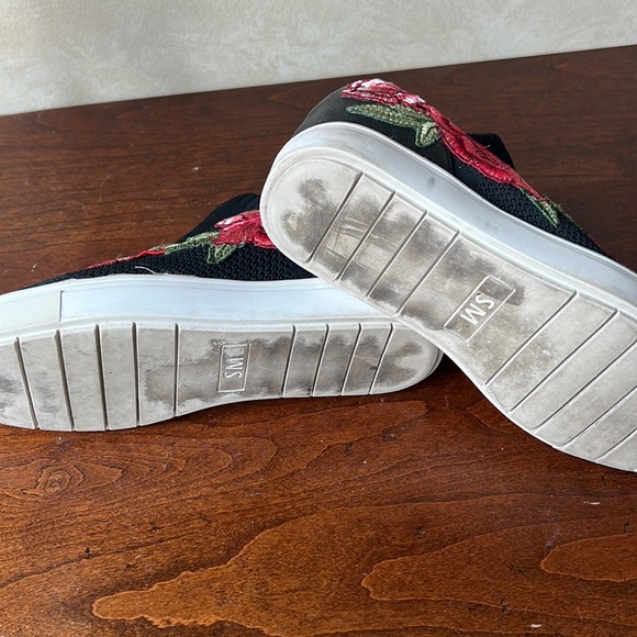 Steve Madden Sly Slip On Wedge Sneaker - Picture 7 of 7